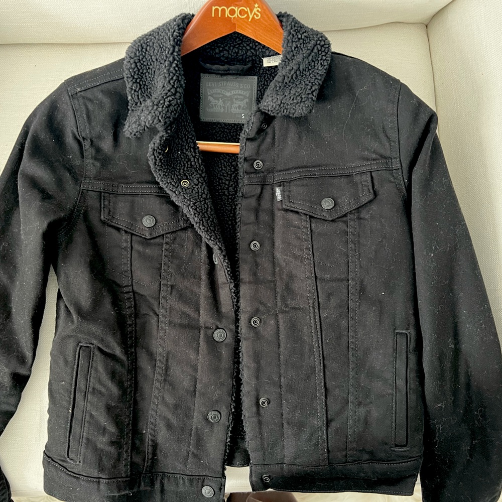 Small black Levi lined jacket